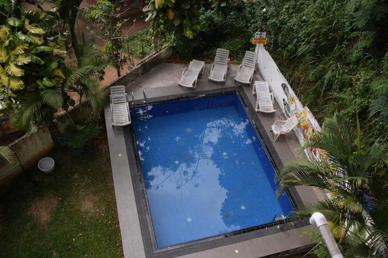 Kandy Backpackers Hostel Bagian luar foto